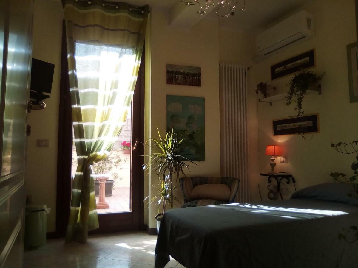 B&B Zia Lelly Фано Экстерьер фото
