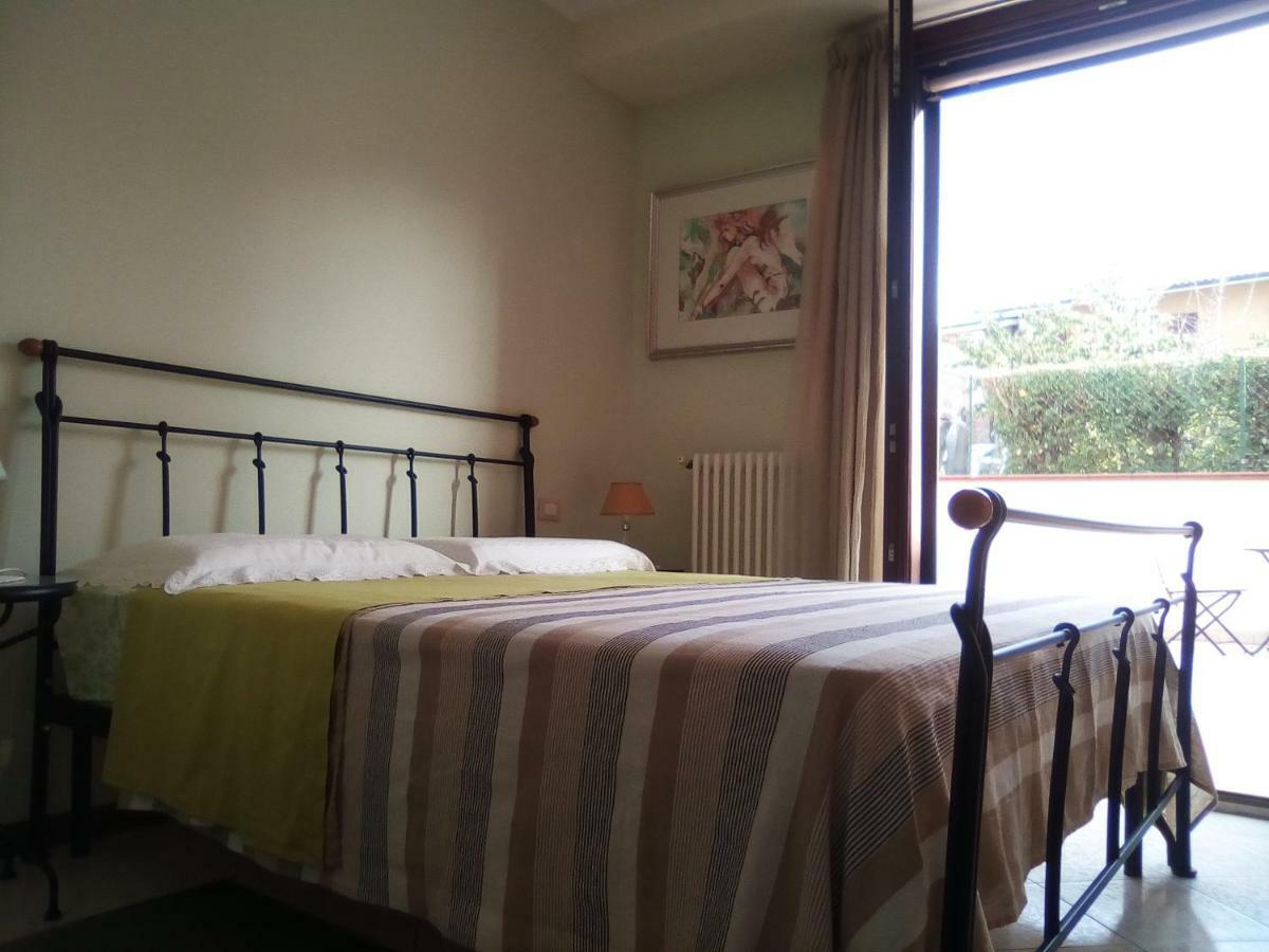 B&B Zia Lelly Фано Экстерьер фото