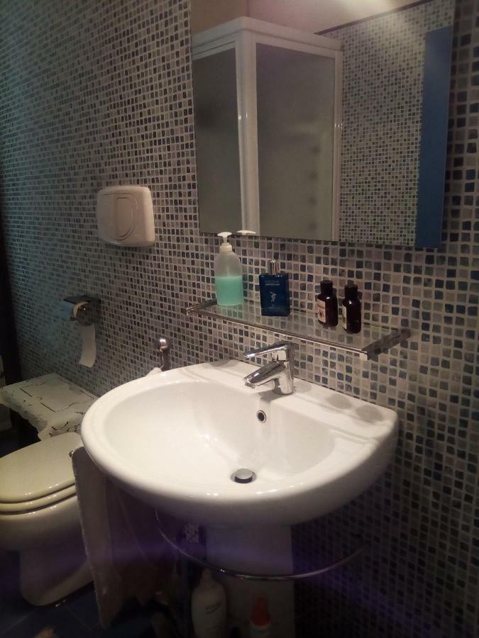 B&B Zia Lelly Фано Экстерьер фото